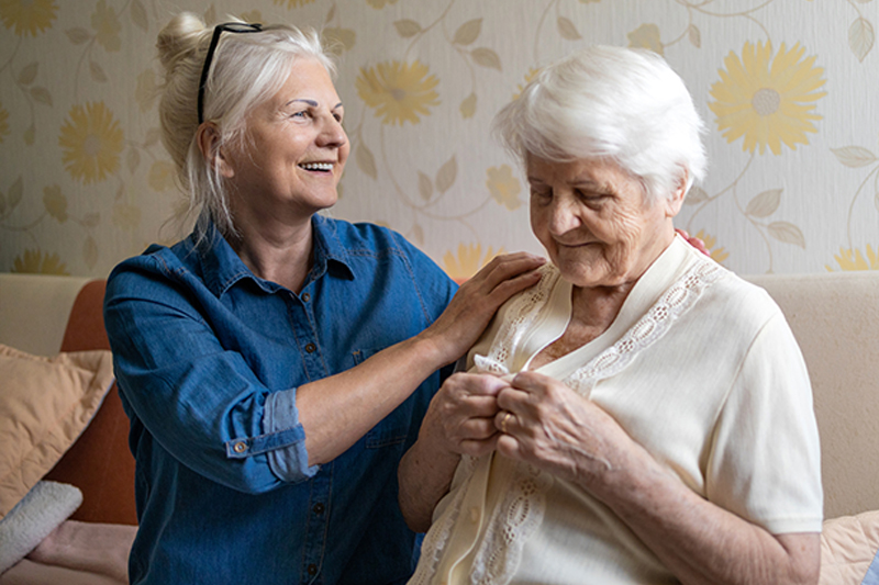 caring for senior with middle stages of dementia