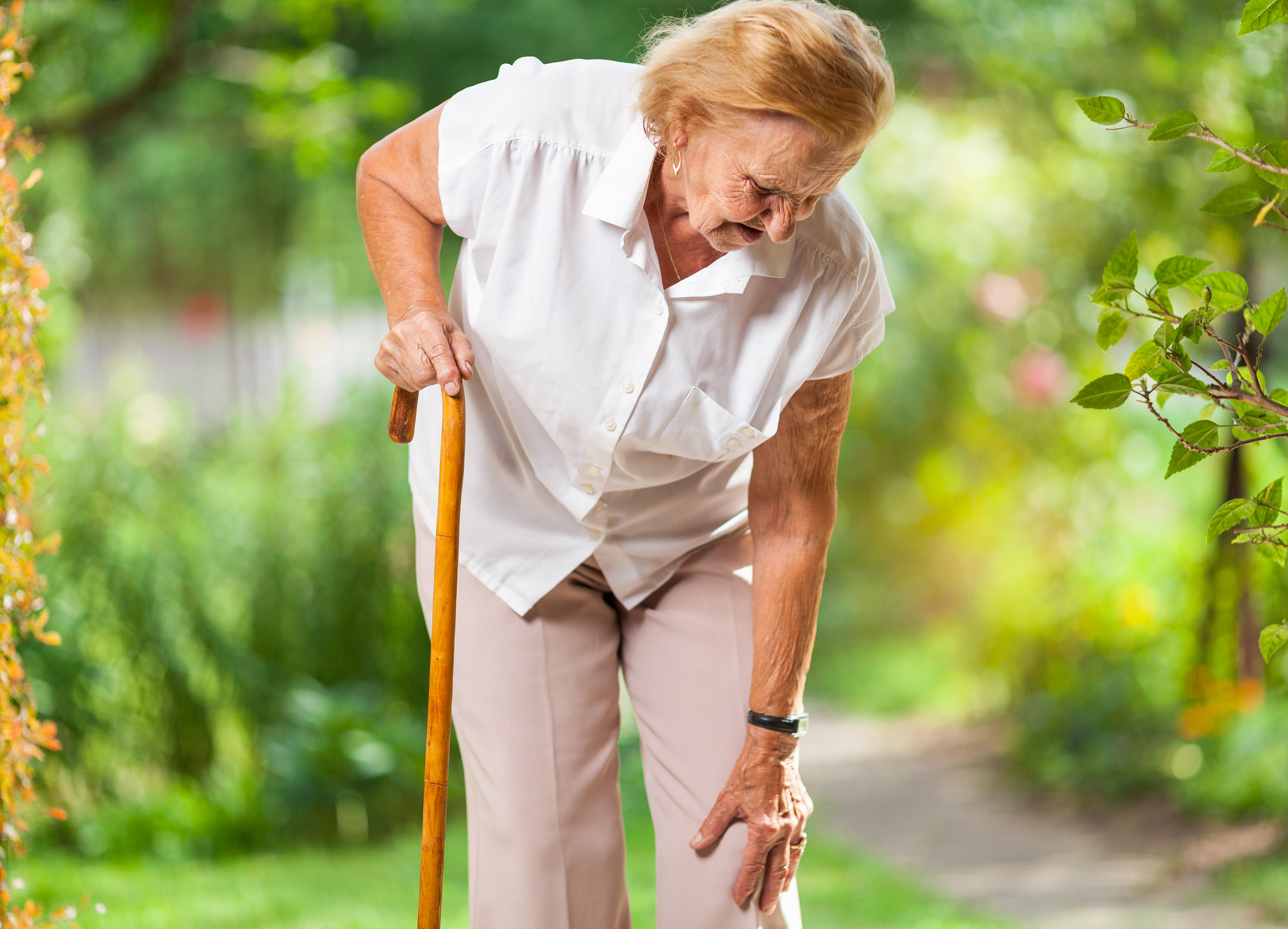 Joint and knee stiffness from osteoarthritis can increase the risk of falls for older adults.