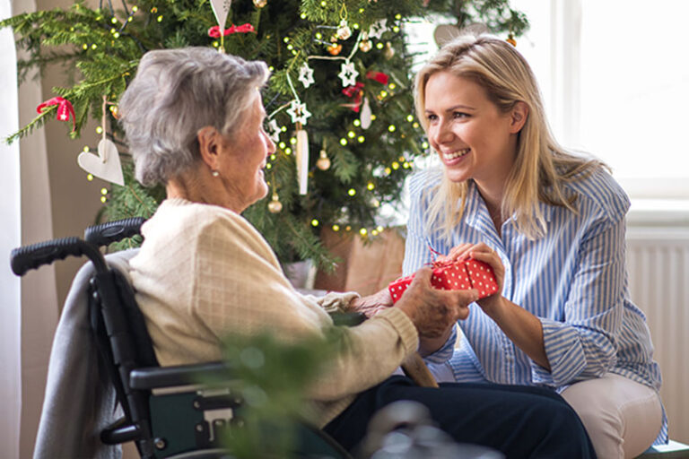 Adapting Holiday Activities for Those with Dementia for a Joyful Season